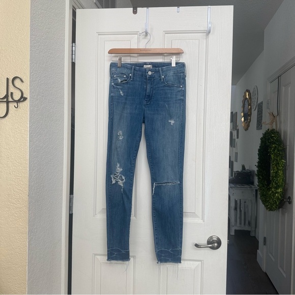 MOTHER Jean Looker Ankle Fray Size 26 Naughty Intentions 26x27.25 blue distress - Picture 13 of 16